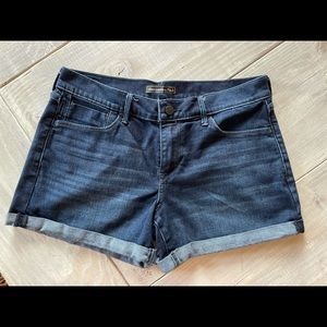 Abercrombie and Fitch Shorts sz 4 (27 w)